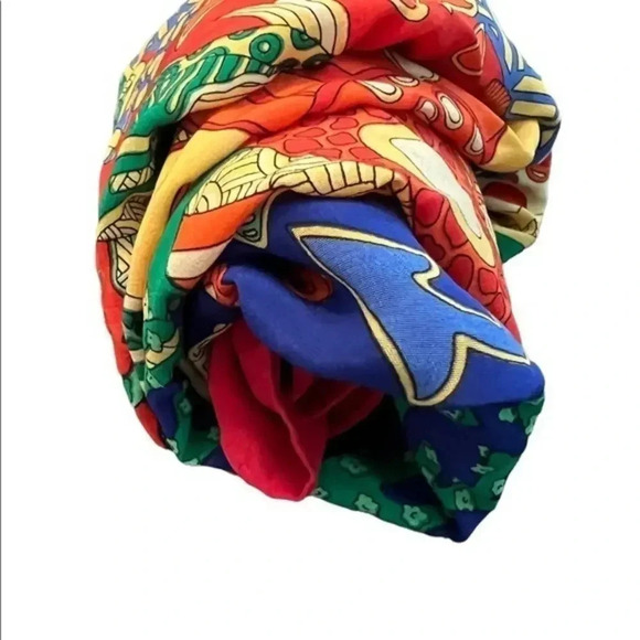 Cornelia James Accessories - 𝅺Cornelia James Vintage Sea Shell Silk‎ Scarf